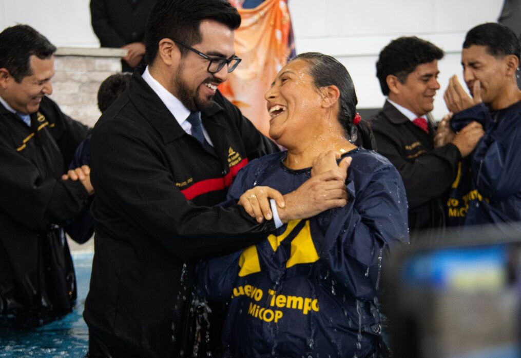 Se inaugura la radio adventista más grande de Sudamérica con 301 bautismos y 1000 graduados